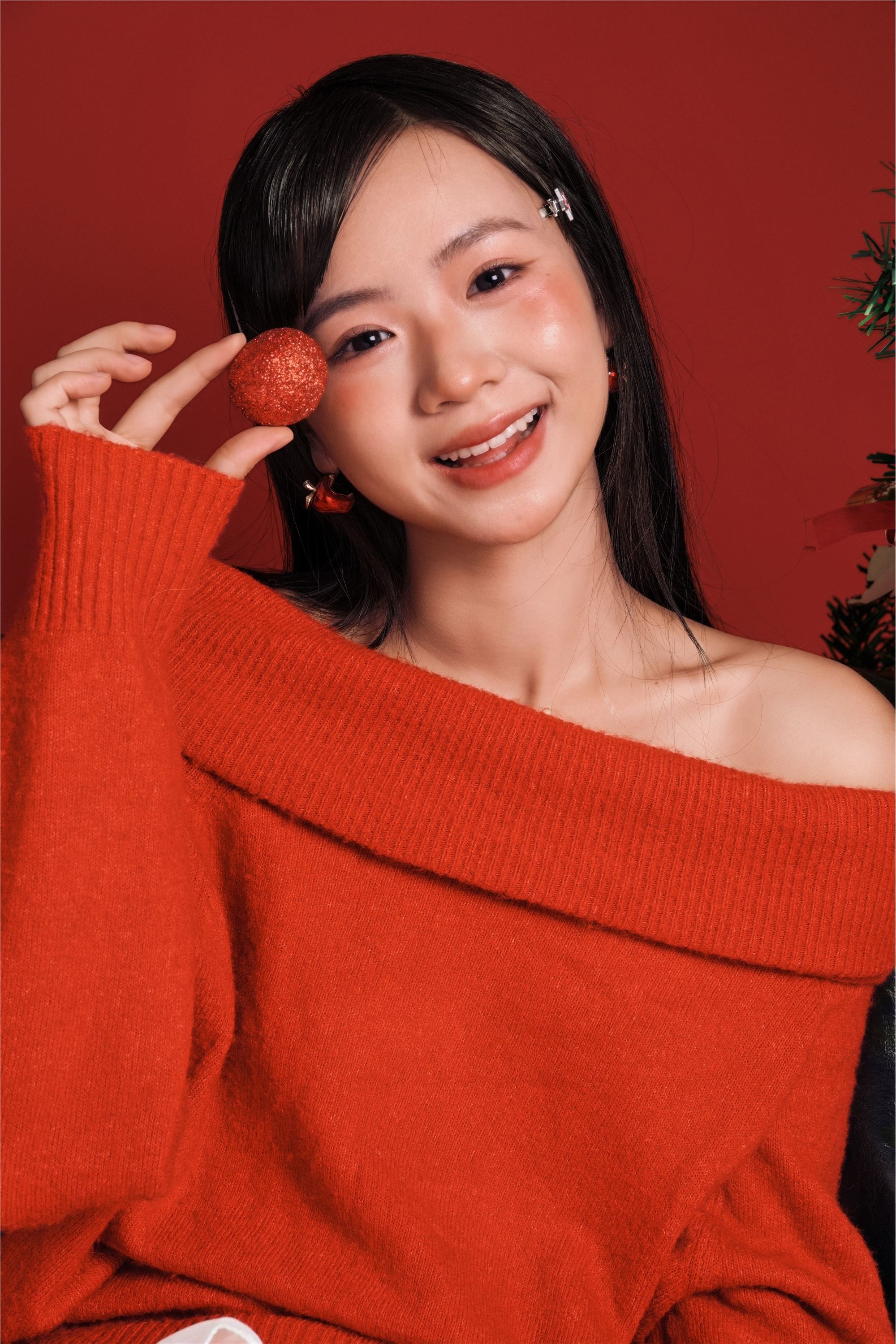 YITUYU艺图语 2025.02.01 红色圣诞 是三金呀